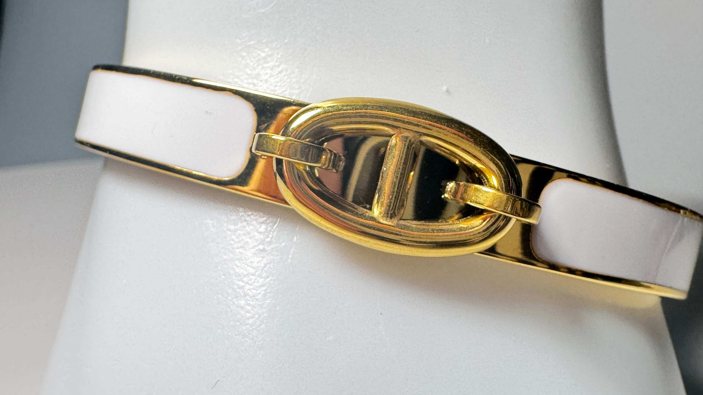 Luxury Gold Clasp Bracelet - Stainless Steel & 18K Gold Plating(new) - The Petite Suite