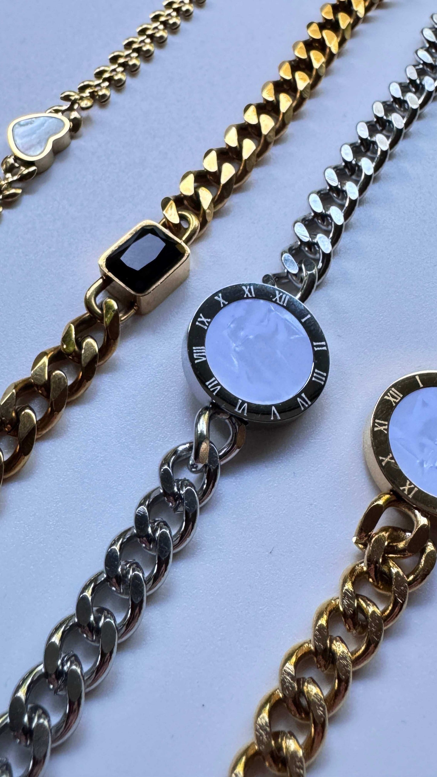 New Elegant Heart & Stone Bracelet - The Petite Suite