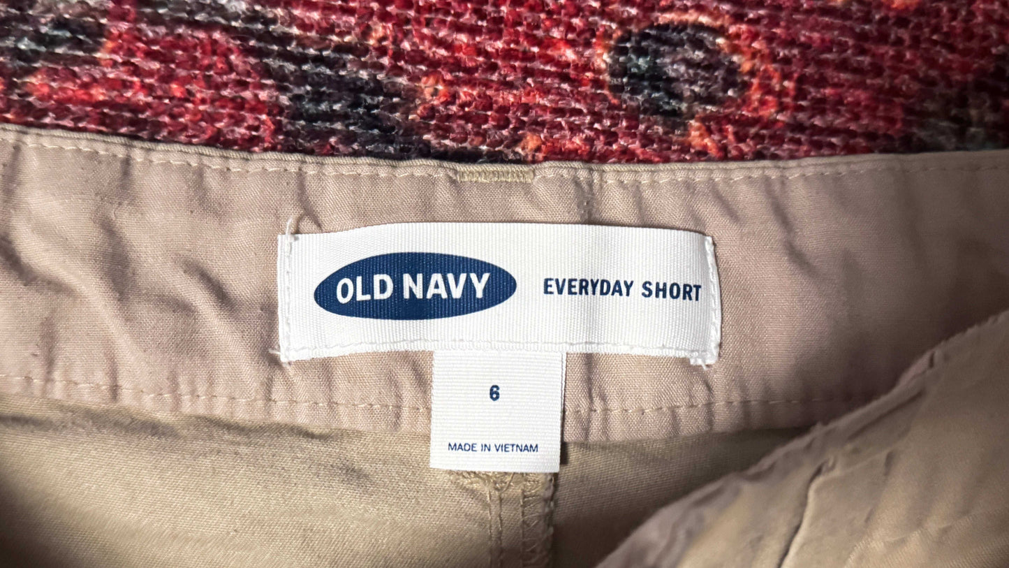 Old Navy Chinos (size 6 petite) - The Petite Suite